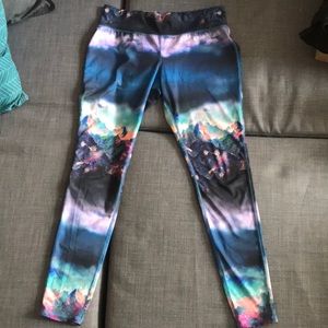 Mountain printed yoga pants